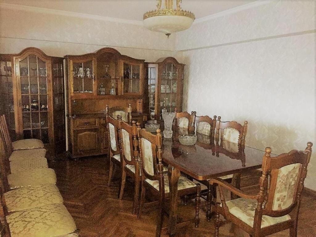 Spacious And Cozy Tashkent Luaran gambar