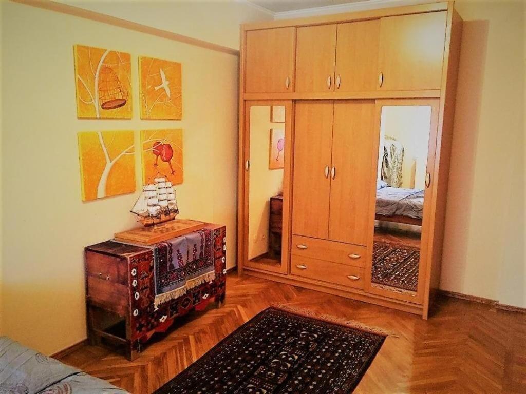 Spacious And Cozy Tashkent Luaran gambar